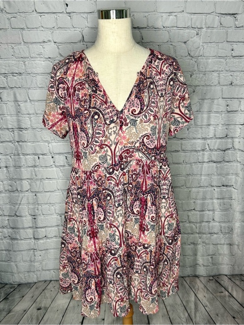 Boho Paisley Print Dress Womens V Neck Short Sleeve Pink Purple - Medium